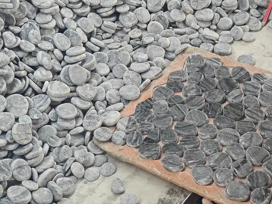 Tumbled stone mosaic tiles